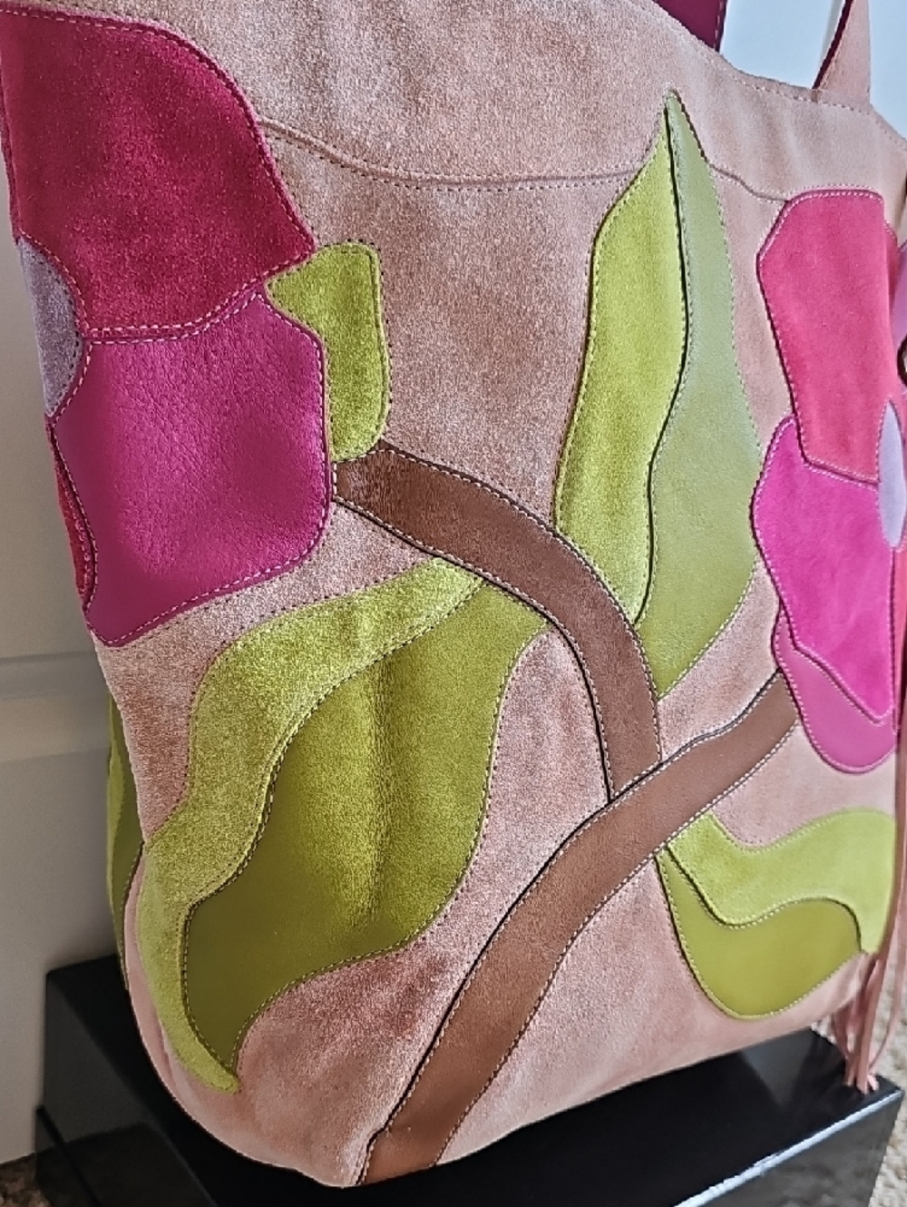 Coach Vintage 06 Limited Edition "Poppies for Peace" Suede Tote Pink/Multi - Picture 6 of 14